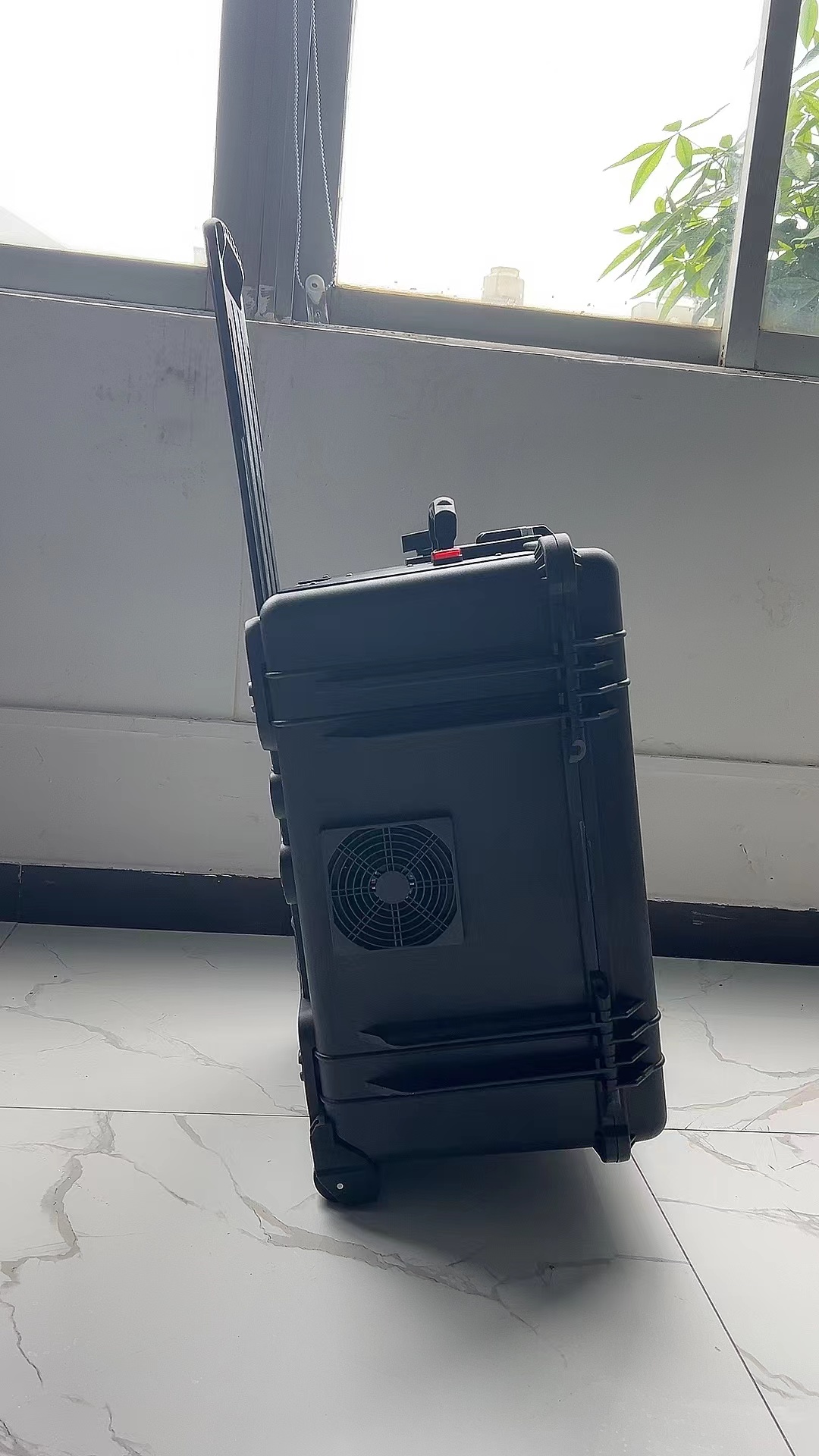 吴堡手拉箱型移动通信干扰器